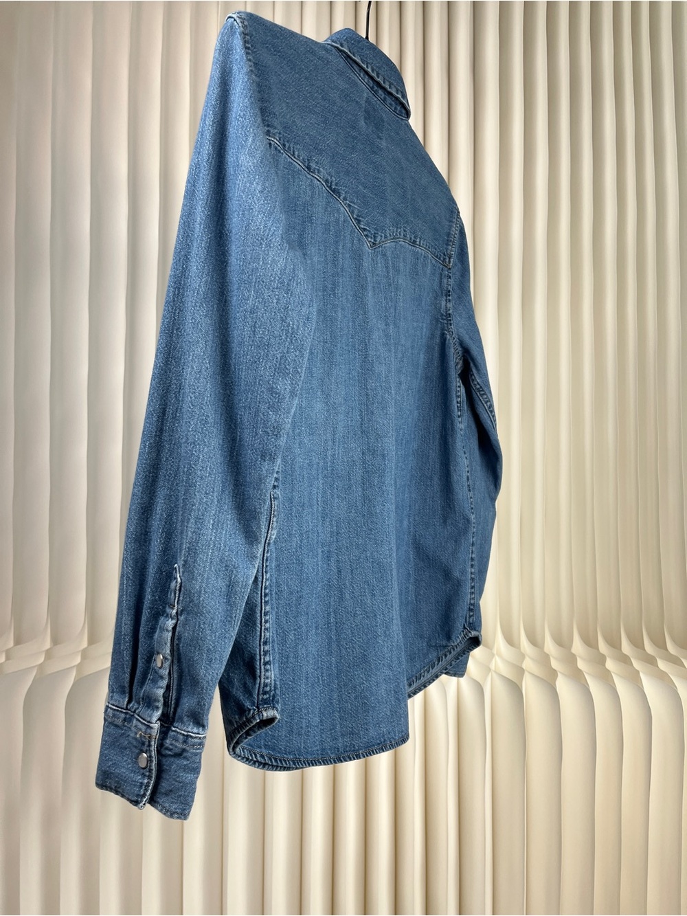 Levi's® Premium ICONIC WESTERN DENIM SHIRT - Picture 2 of 15